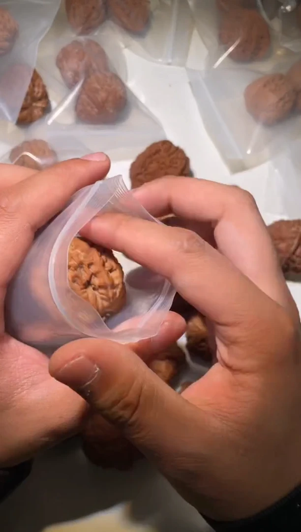 把件文玩核桃今****丝三角白