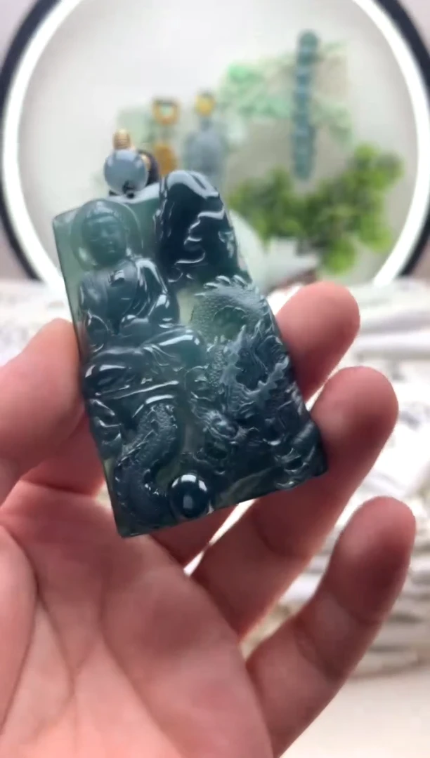 翡翠未镶嵌颈饰阿弥陀佛