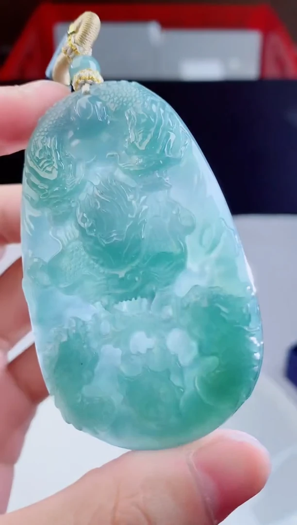 颈饰未镶嵌翡翠   ·