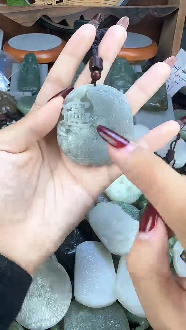 颈饰未镶嵌和田玉1