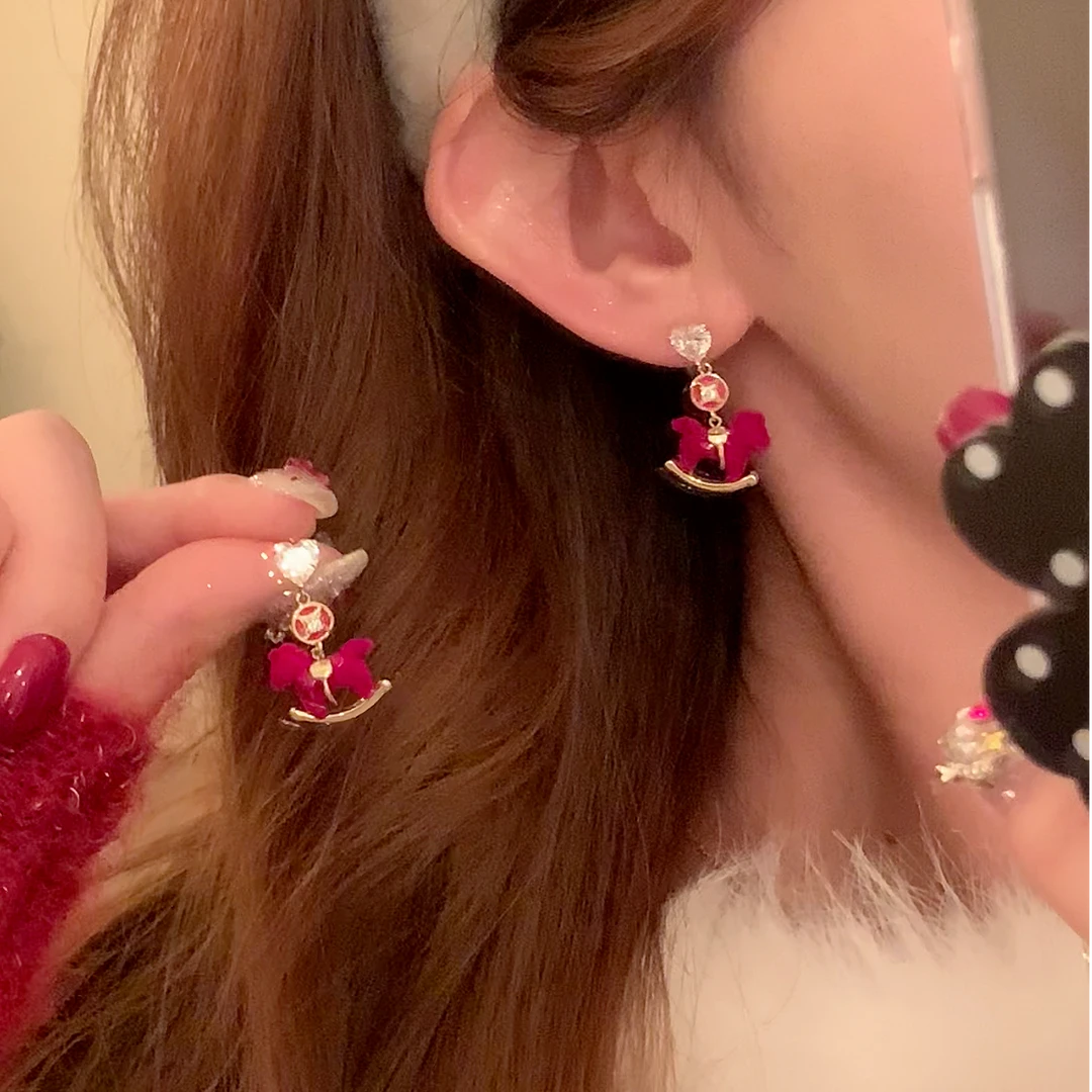 铜合金锆石耳饰 新年红丝绒马上有米耳环女精致小马爱心耳针耳饰