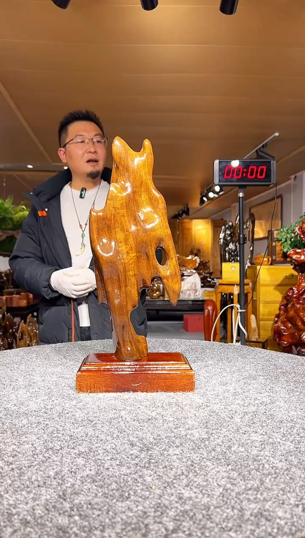 金丝楠木雕款老*金丝楠木摆件