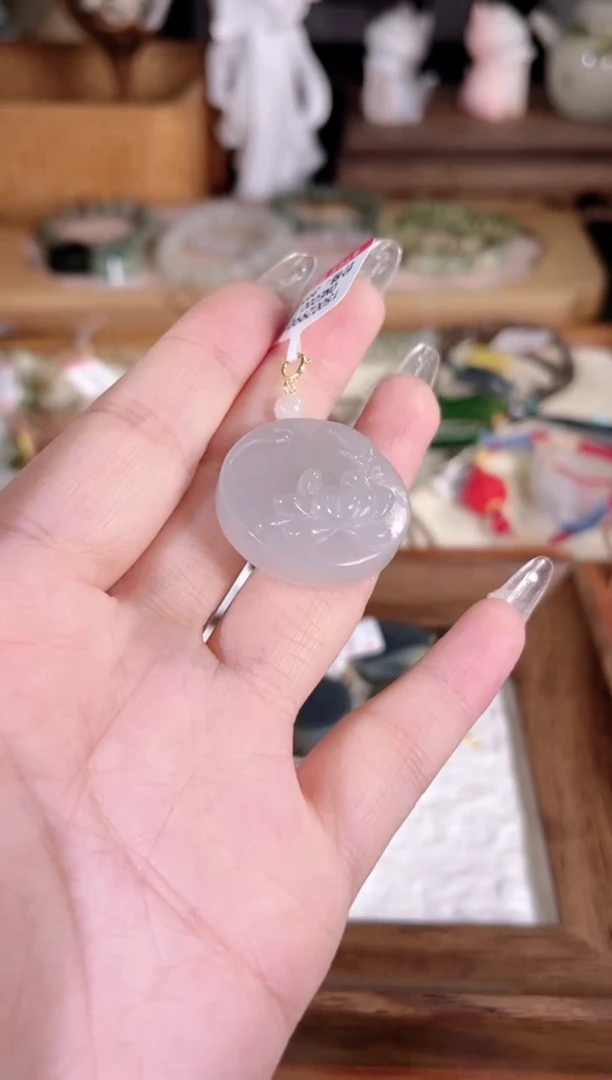 吊坠(不含链)银S925镶嵌和田玉多样性发货其一默认天然特征