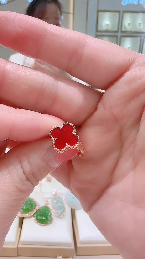【闪购商品】玛瑙/玉髓戒指18K金镶嵌戒指
