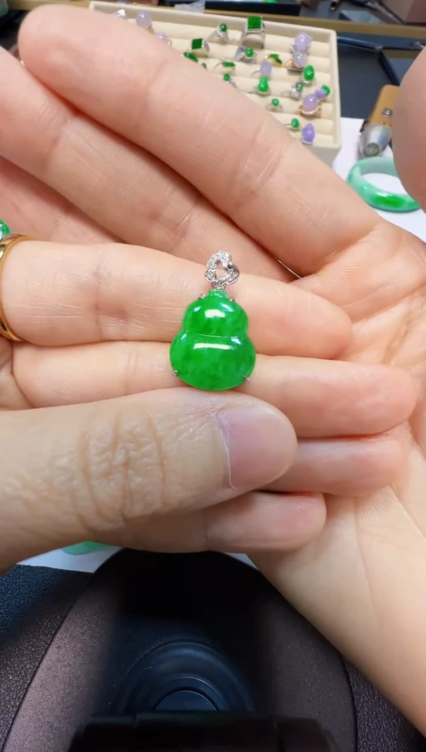 吊坠(不含链)18K金镶嵌翡翠2980