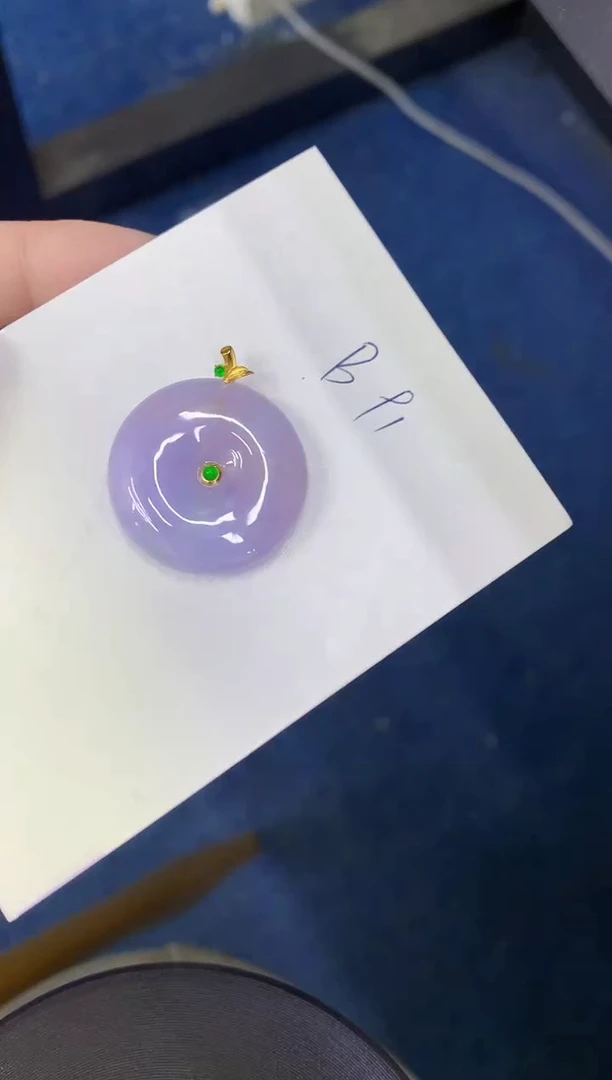 颈饰18K金镶嵌翡翠缅甸天然翡翠A货