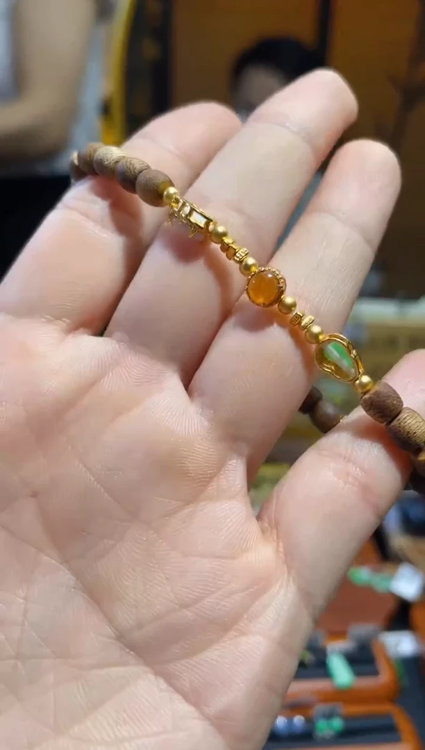 颈饰未镶嵌翡翠手串