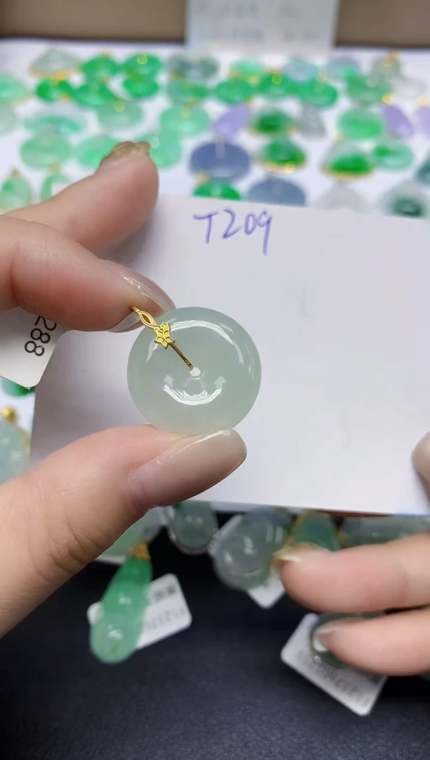 颈饰18K金镶嵌翡翠天然缅甸翡翠A货翡翠百元以上9元证书费自理