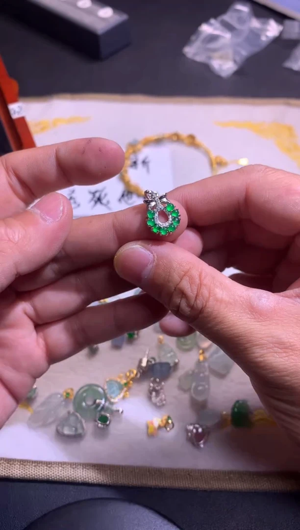 【闪购商品】翡翠吊坠(不含链)银S925镶嵌1