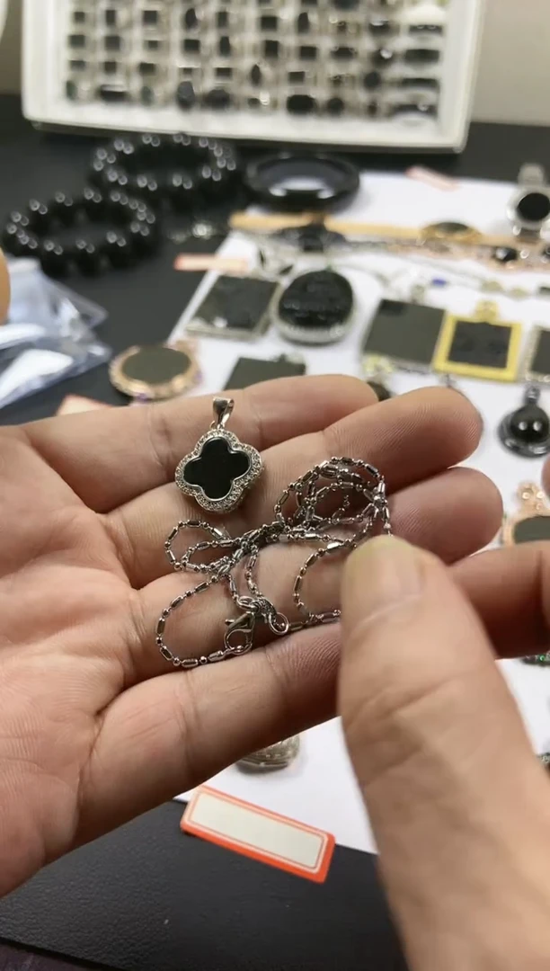 吊坠(赠链)银S925镶嵌翡翠四叶草