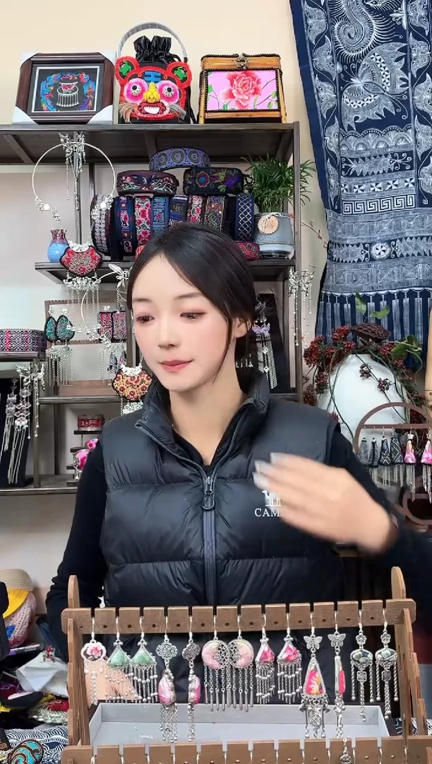 织绣民族风非遗老绣苗银饰品586