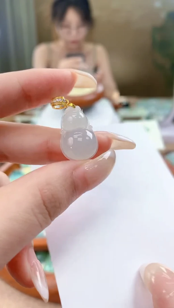 翡翠未镶嵌颈饰 天然A货翡翠挂件