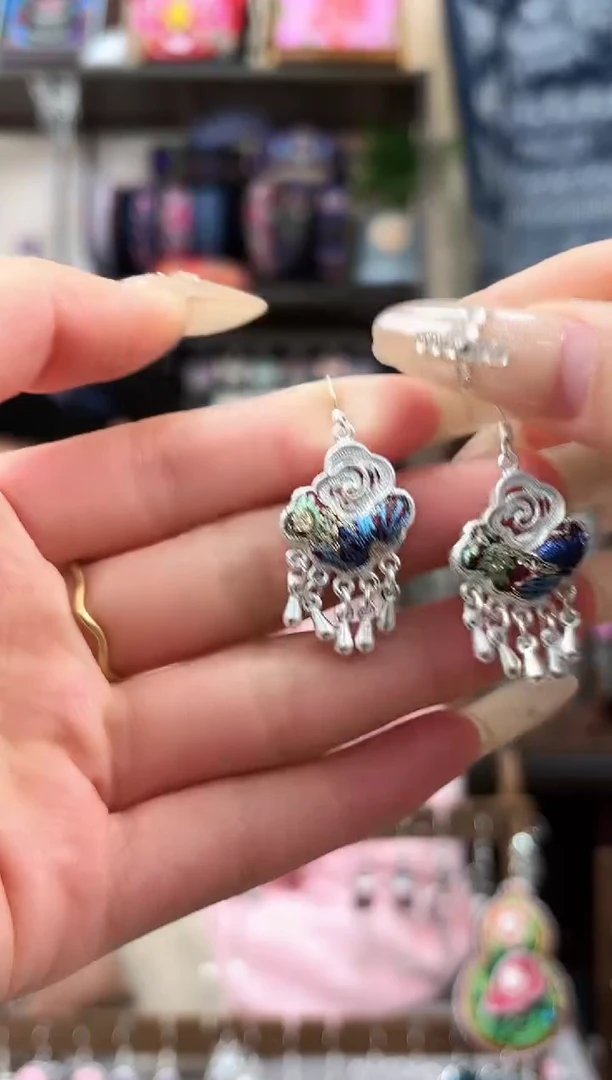 织绣民族风非遗老绣苗银饰品110