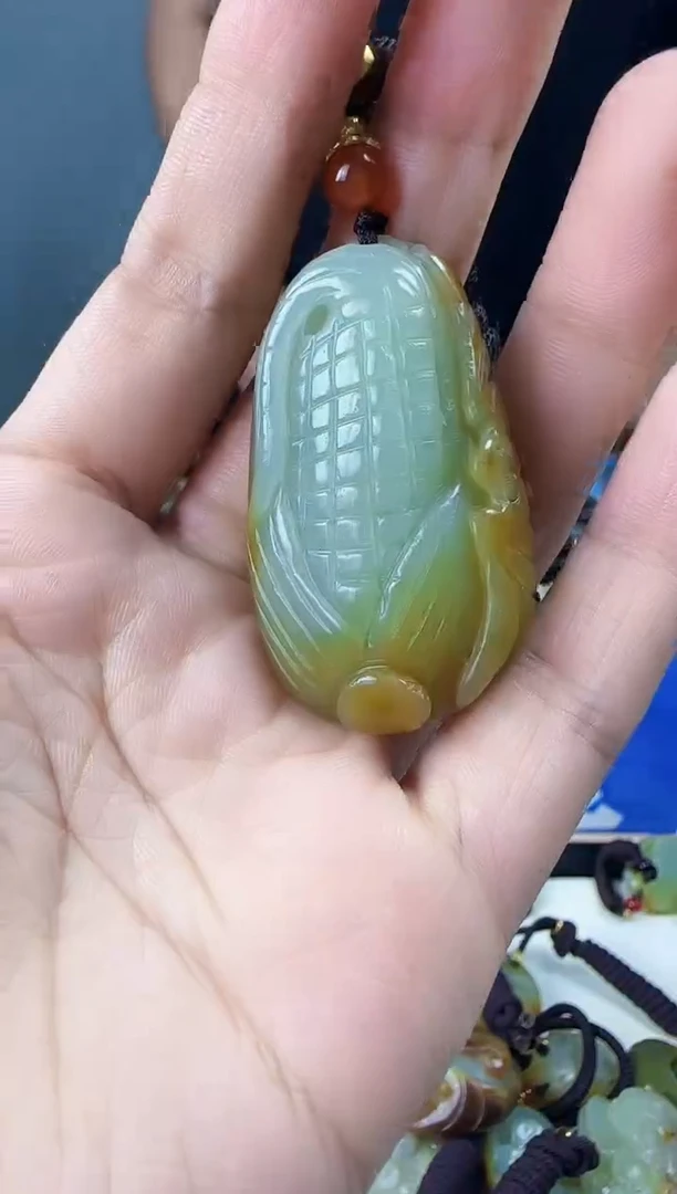 和田玉未镶嵌颈饰1