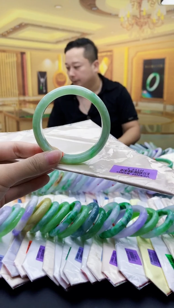 未镶嵌手镯翡翠AAAA