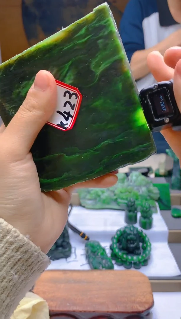 和田玉（碧玉）未镶嵌珠宝半成品423