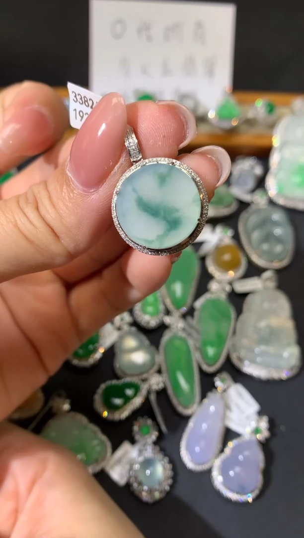 翡翠18K金镶嵌吊坠(不含链)吊坠