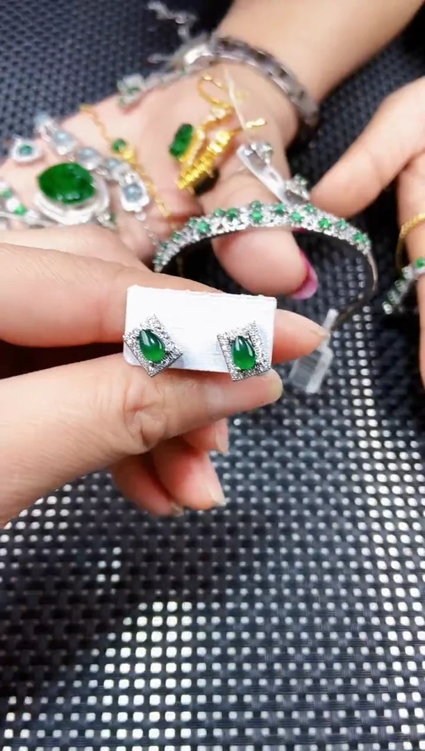 【闪购商品】翡翠耳饰未镶嵌111111111