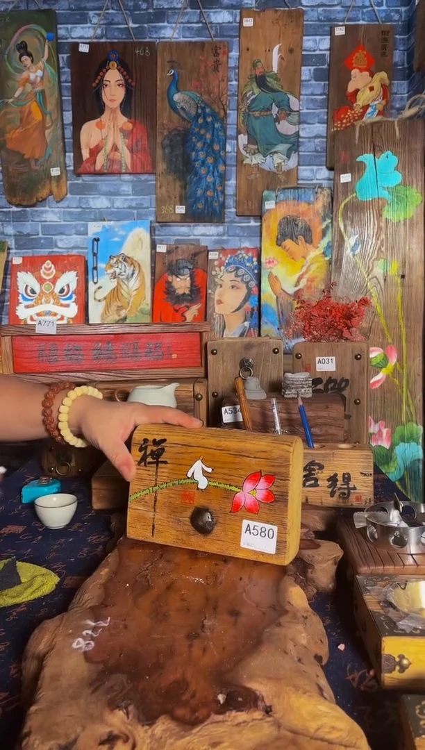 风化老门板丙烯画桌摆