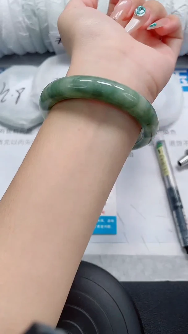 未镶嵌手镯石英质玉63-56/57