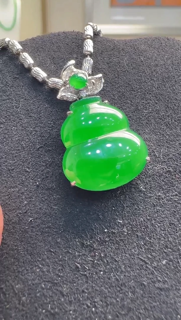 【闪购商品】翡翠吊坠(不含链)18K金镶嵌多样性发货拍一发一