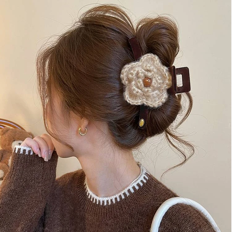 甜美丝绒花朵抓夹女2025新款高级感后脑勺盘发夹鲨鱼夹大号发量大