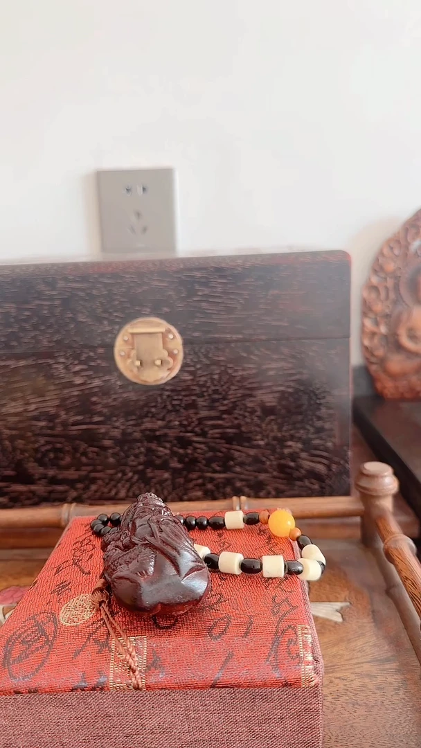 【闪购商品】花梨木类木艺手把件