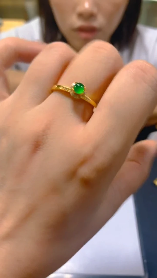 未镶嵌戒指翡翠多样性发一