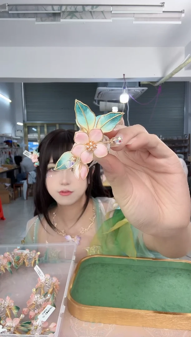 非金属无788 【单只】非遗绒花小抓夹