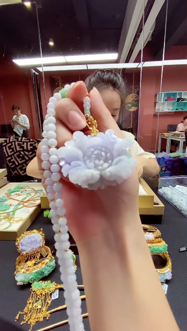 翡翠未镶嵌颈饰翡翠吊坠