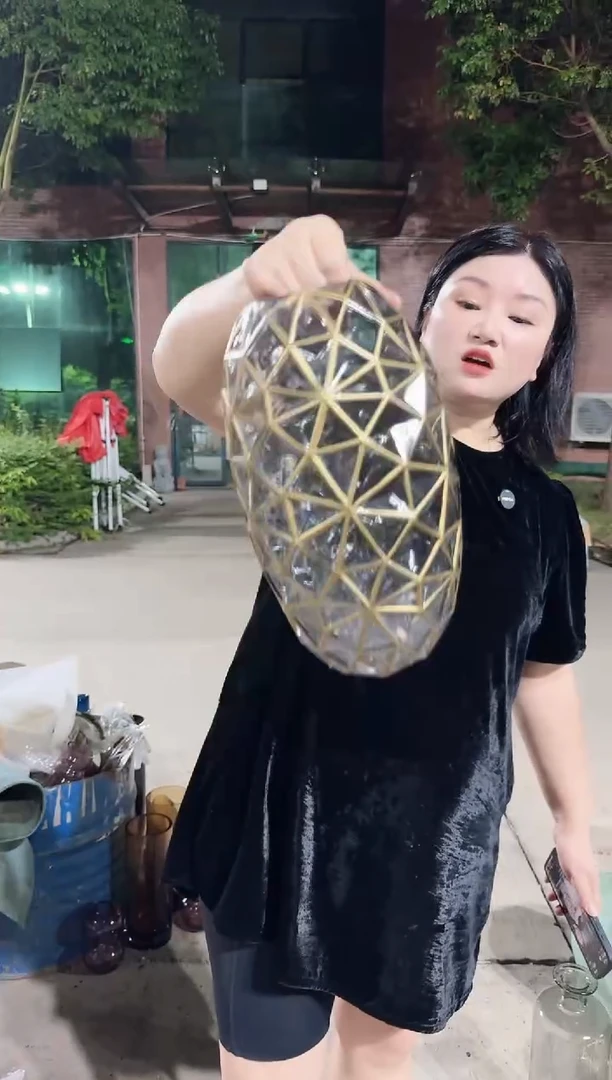 肥姐-微瑕花瓶--ZQ6JG