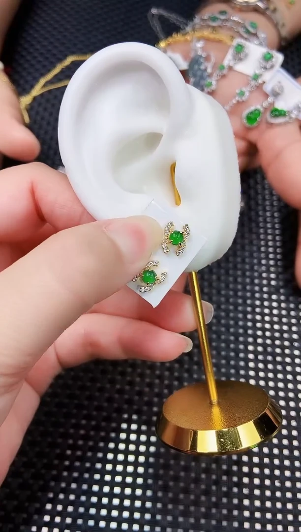 【闪购商品】翡翠耳饰未镶嵌11111111