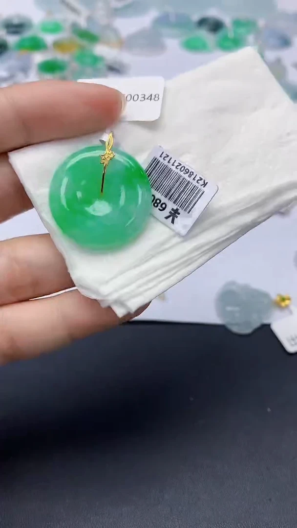 翡翠18K金镶嵌颈饰天然缅甸a货翡翠