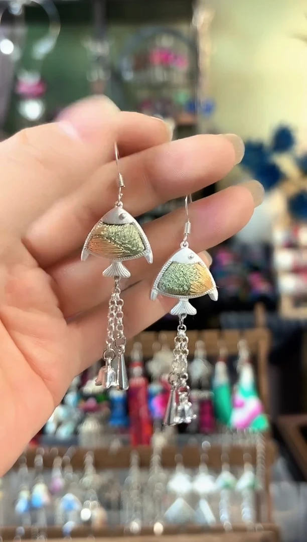 彩云南阁非遗老绣苗银饰品149