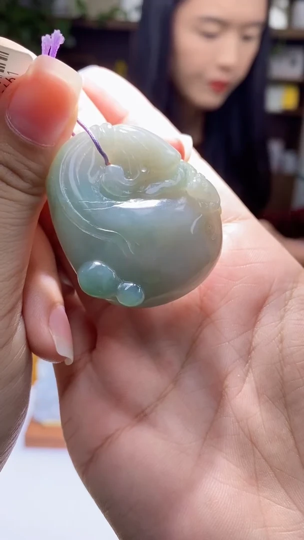 颈饰未镶嵌翡翠挂件