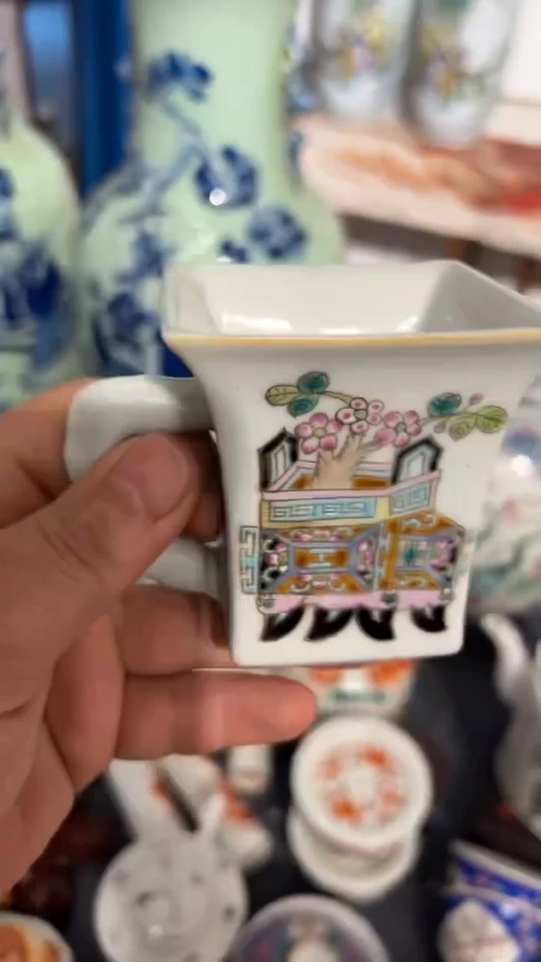 摆件瓷摆件瓷摆件钟鼎杯子