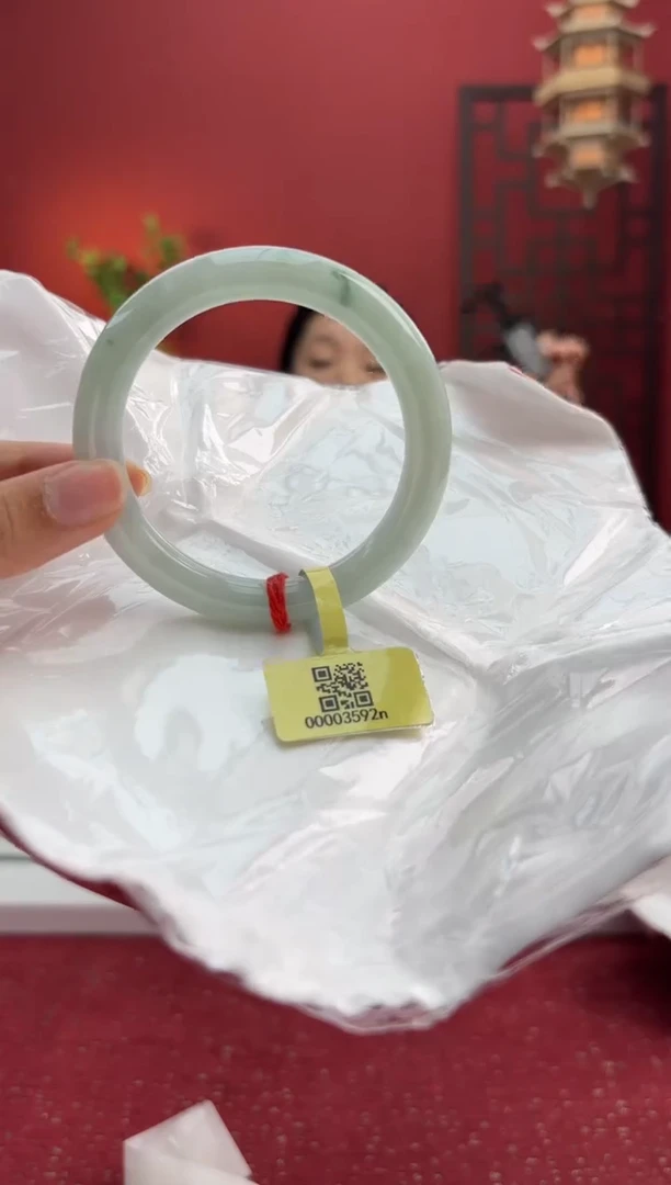 未镶嵌手镯（圆镯）翡翠翡翠手镯13