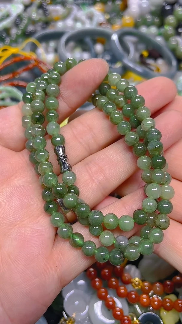 颈饰未镶嵌翡翠5mm/ Z /翡翠A货，一件也是批发价