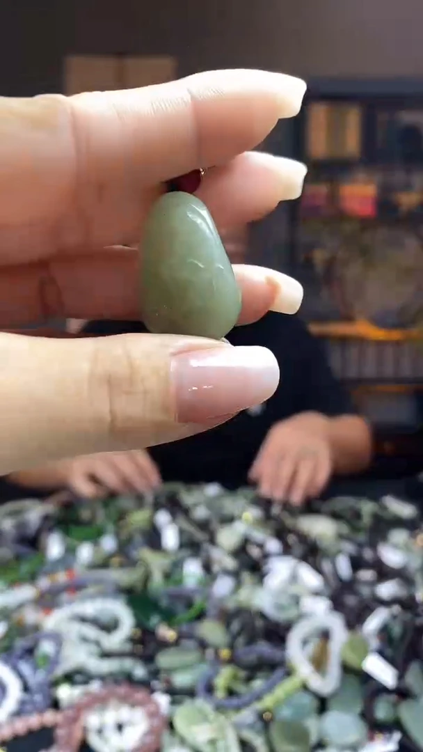 颈饰未镶嵌和田玉多样性发货，拍一发一