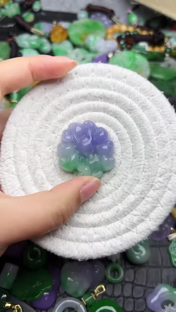 颈饰未镶嵌翡翠缅甸翡翠吊坠