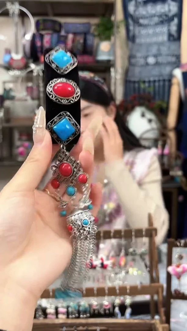 织绣民族风非遗老绣苗银饰品182*