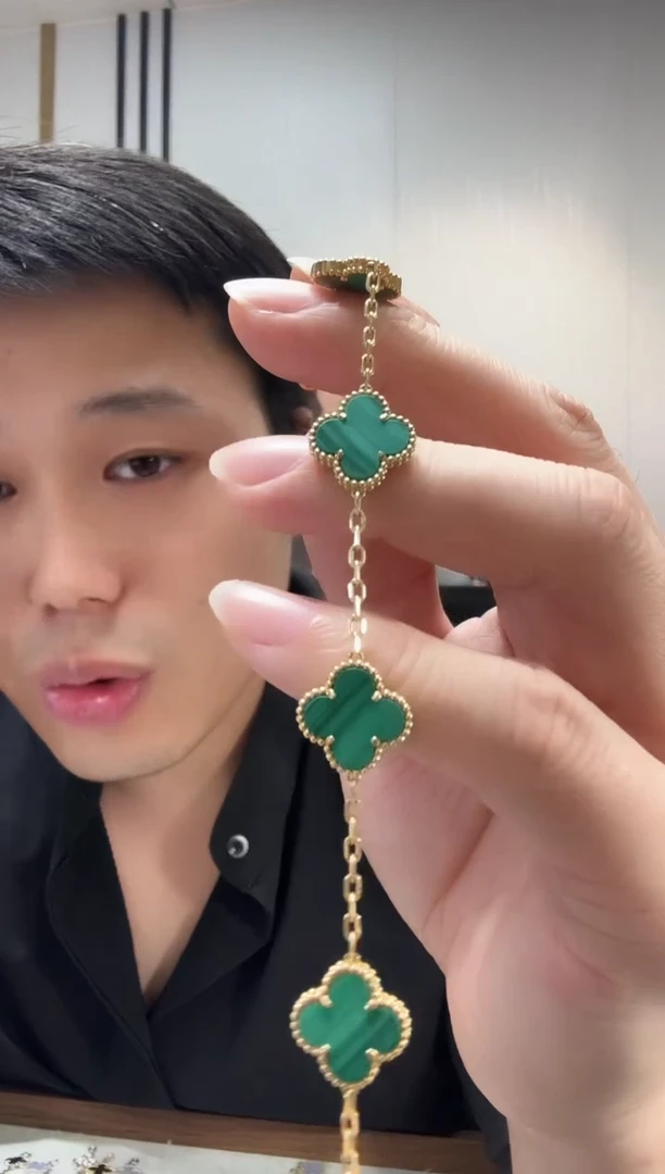 18K金镶嵌孔雀石手链绿色k黄，五花手链