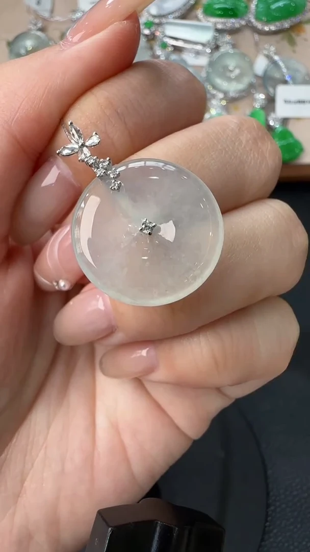 【闪购商品】翡翠吊坠(不含链)18K金镶嵌35