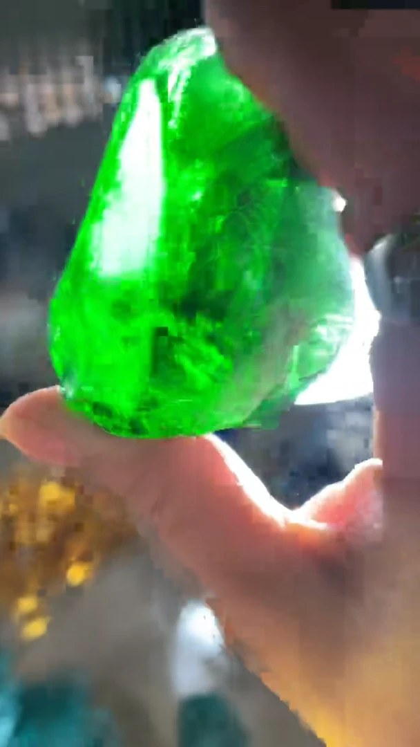 新疆五彩石原石摆件