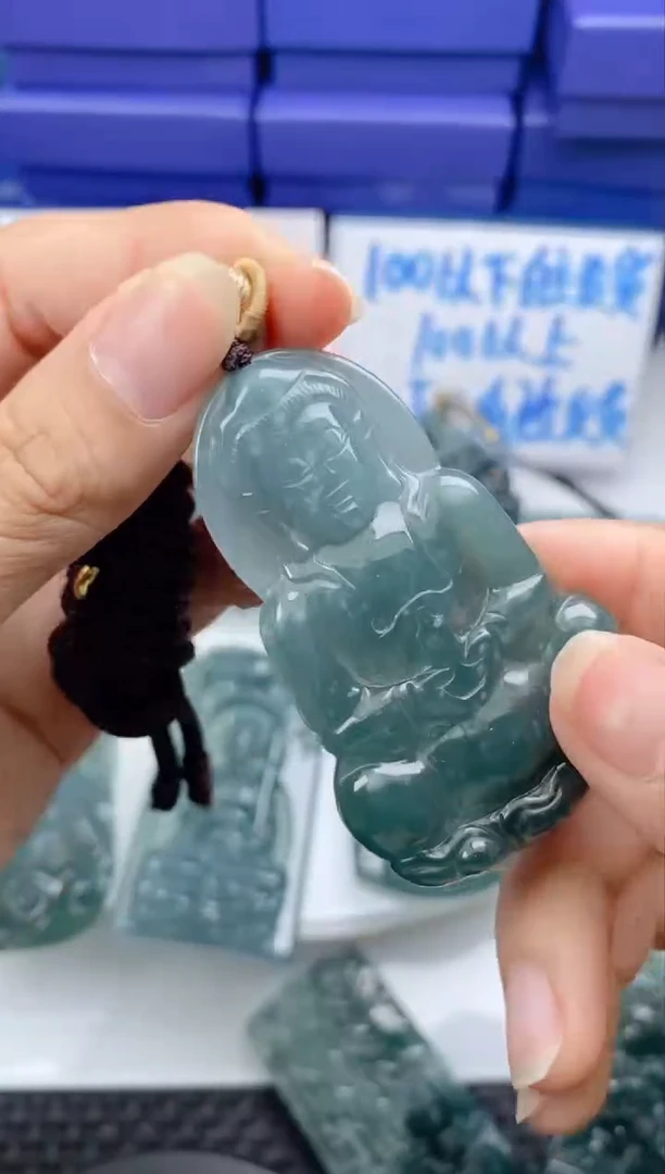 翡翠未镶嵌颈饰
