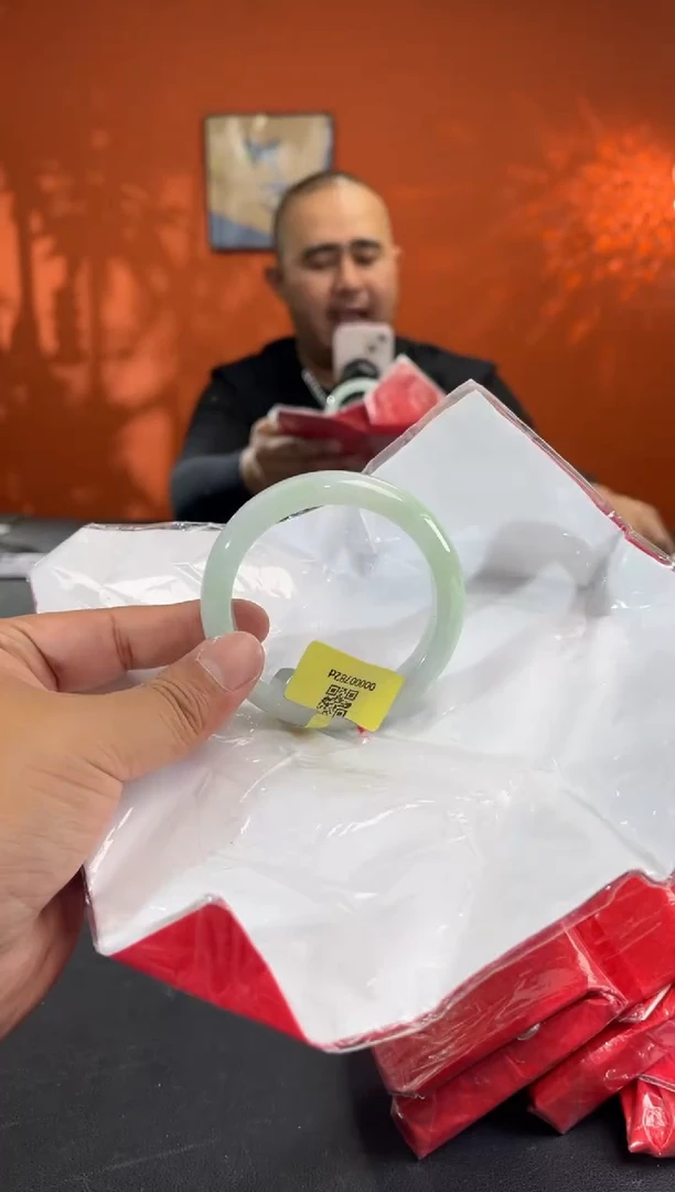 未镶嵌手镯翡翠翡翠手镯