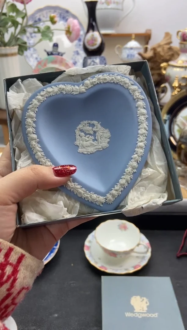 瓷片全新维基伍德小盘谨慎参拍，防伪帖撕毁无售后