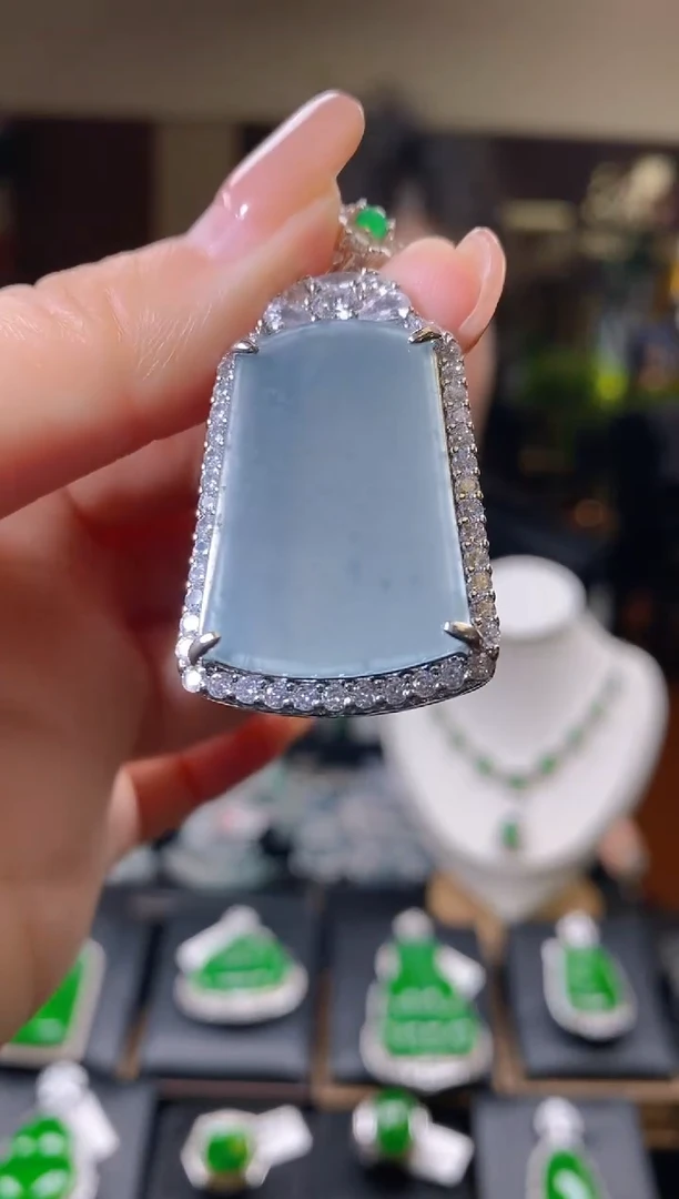 【闪购商品】翡翠吊坠(不含链)未镶嵌多样性发其一