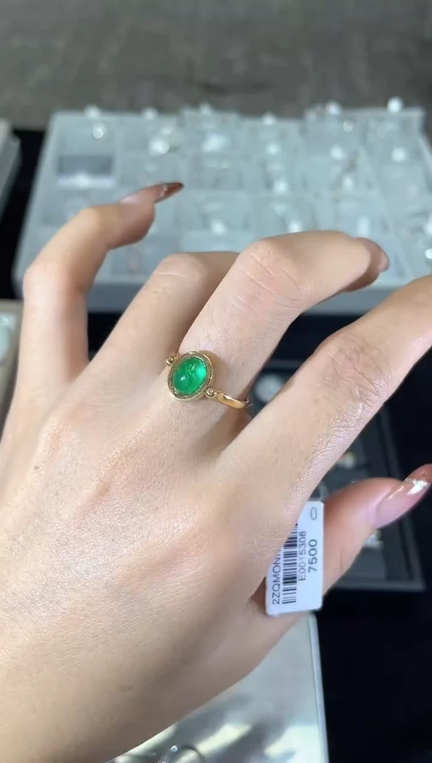 18K金镶嵌戒指祖母绿YB