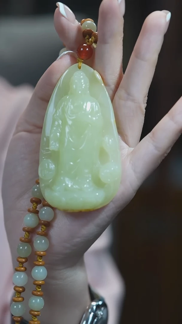 颈饰未镶嵌和田玉大日